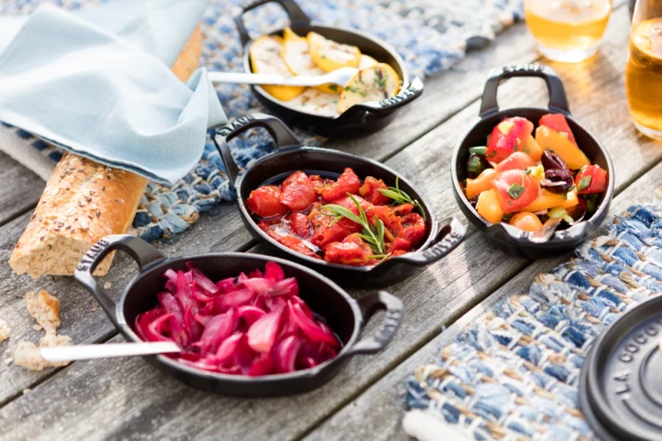 Staub Mini Auflaufform oval aus Gusseisen in schwarz Staub Mini Auflaufform Oval Aus Gusseisen In Schwarz -KitchenAid shop 14532 rgb 300dp neu 3 l