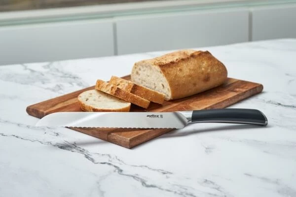 Zyliss Comfort Pro Brotmesser, 20 cm Zyliss Comfort Pro Brotmesser, 20 Cm -KitchenAid shop 220 E920268 BREAD KNIFE 20CM LIFESTYLE HR