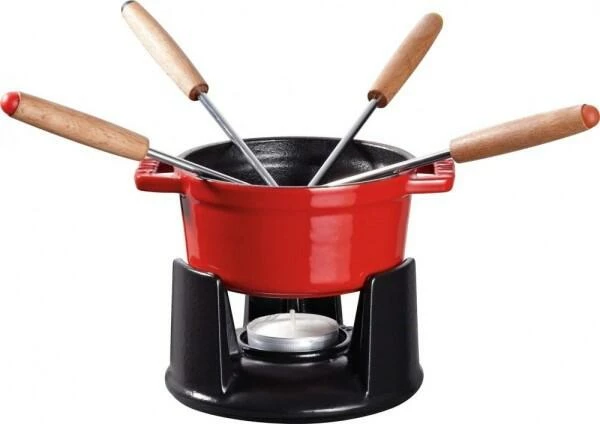 Staub Schoko Fondueset Aus Gusseisen In Kirschrot 4 Staub Schoko Fondueset Aus Gusseisen In Kirschrot – Bild 2