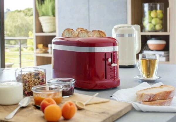 KitchenAid Design 4-Scheiben Langschlitztoaster in onyx schwarz KitchenAid Design 4-Scheiben Langschlitztoaster In Onyx Schwarz -KitchenAid shop 5KMT5115 empire rot ambiente