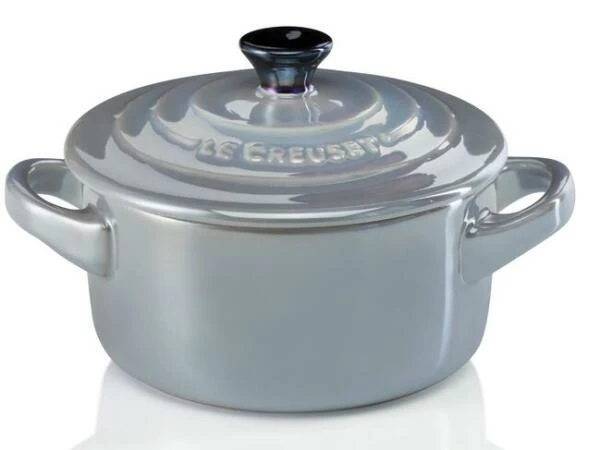 Le Creuset Mini Cocotte in perlgrau Metallic Le Creuset Mini Cocotte In Perlgrau Metallic -KitchenAid shop 61901107420034
