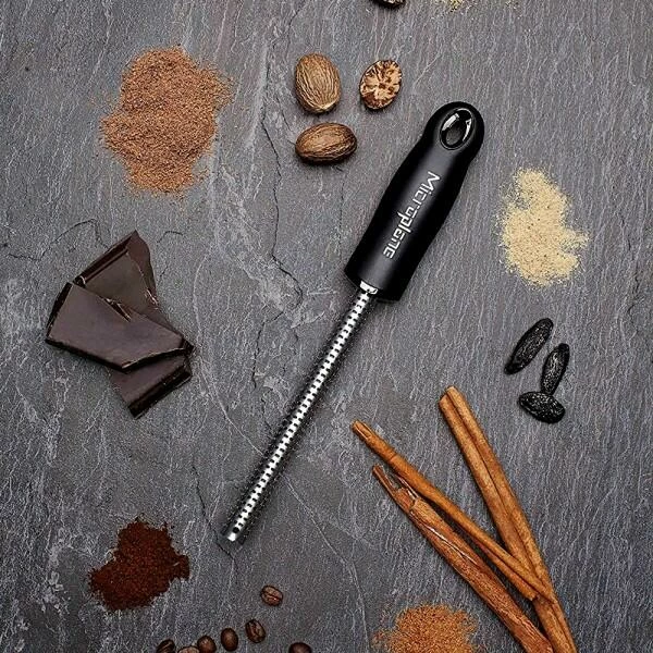 Microplane Gewürzreibe Premium In Rot 4 Microplane Gewürzreibe Premium In Rot – Bild 2