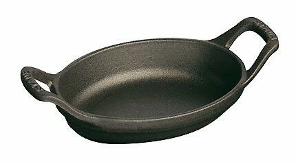Staub Mini Auflaufform oval aus Gusseisen in schwarz Staub Mini Auflaufform Oval Aus Gusseisen In Schwarz -KitchenAid shop Auflauffrom mini oval