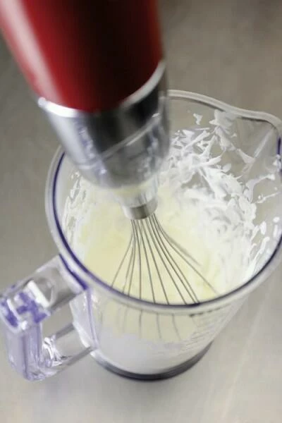 KitchenAid Stabmixer-Set In Empire Rot, Kabelgebunden 10 KitchenAid Stabmixer-Set In Empire Rot, Kabelgebunden – Bild 8