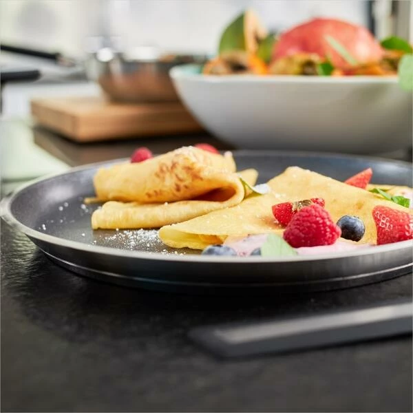 Rösle Crêpes Pfanne Silence Pro Rösle Crêpes Pfanne Silence Pro -KitchenAid shop Roesle Crepe Pfanne Silence Pro Ambiente2